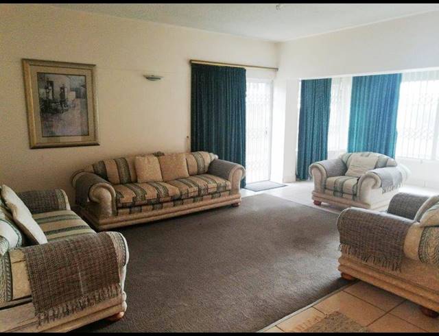 3 BEDROOM APARTMENT RENTED IN SUMMERSTRAND